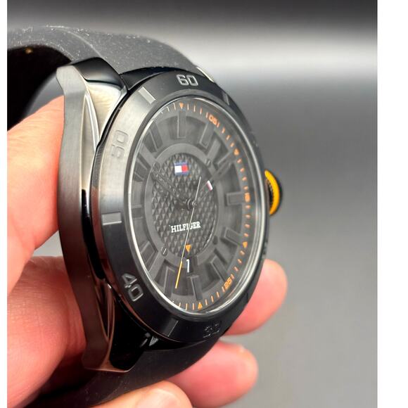 Tommy Hilfiger Windsurf 1792137 Black Silicone Mens Quartz Sport Watch NIBWT - Picture 14 of 17